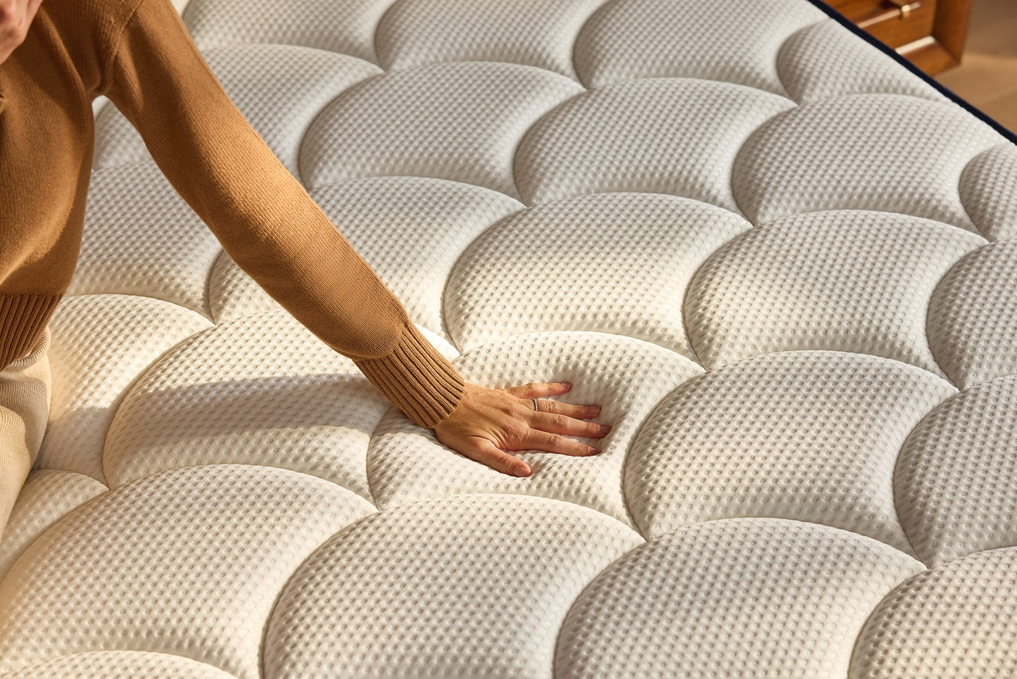 Ashley Express - Dreamcloud Hybrid Classic 4.0  Mattress