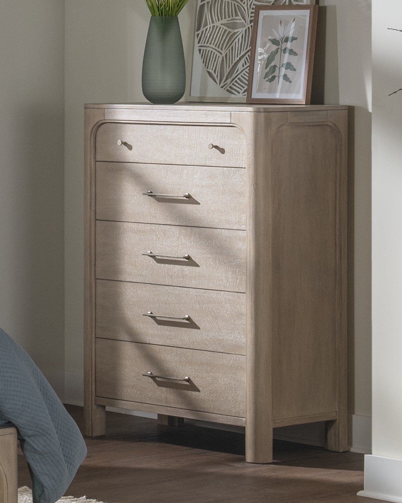 Solano 5-drawer Bedroom Chest of Drawers Weathered Mango
