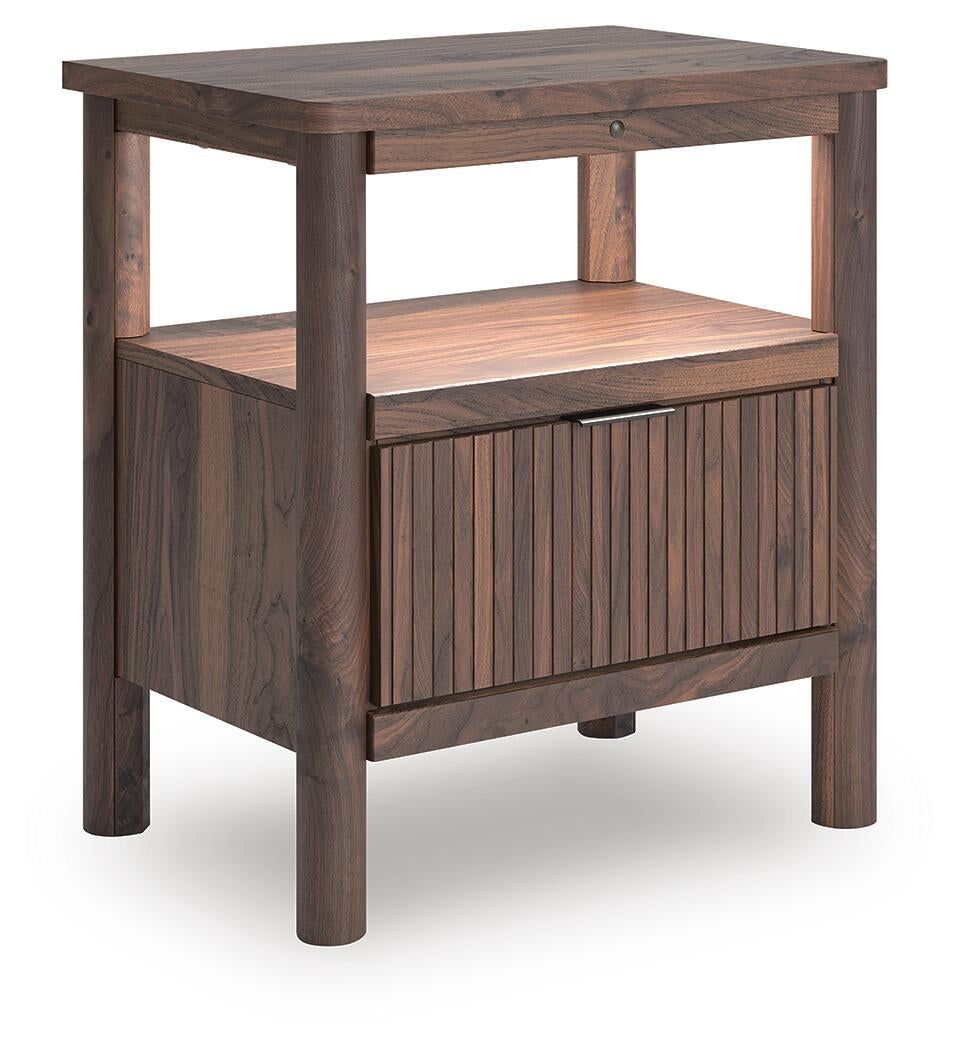 Pamytta Queen Upholstered Panel Bed, Dresser, Mirror and Nightstand