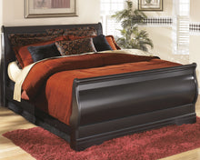 Load image into Gallery viewer, Huey Vineyard  Sleigh Bed With Dresser
