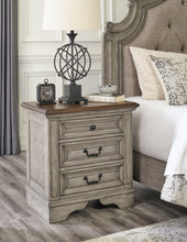 Load image into Gallery viewer, Lodenbay California King Panel Bed with Mirrored Dresser, Chest and Nightstand
