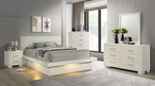 Load image into Gallery viewer, Jessica 5-piece California King Bedroom Set Cream White
