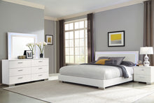 Load image into Gallery viewer, Felicity 4-piece California King Bedroom Set White Gloss
