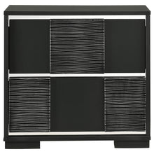 Load image into Gallery viewer, Blacktoft 4-piece Queen Bedroom Set Black
