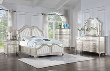 Load image into Gallery viewer, Evangeline 5-piece Queen Bedroom Set Silver Oak
