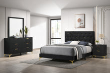 Load image into Gallery viewer, Kendall 4-piece California King Bedroom Set Black
