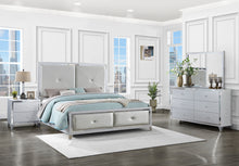 Load image into Gallery viewer, Larue 4-piece Eastern King Bedroom Set Silver
